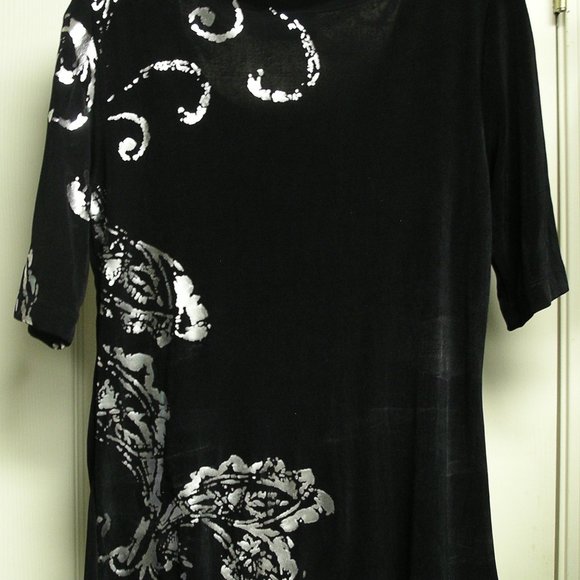 Chico's "Traveler's" Black Top (Size 0) - Picture 2 of 4